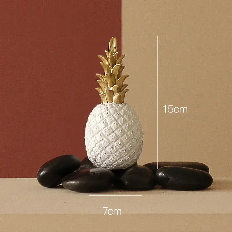 AUREAPINE™ – Piña Decorativa Nórdica de Cerámica Dorada