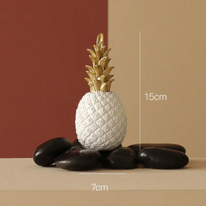 AUREAPINE™ – Piña Decorativa Nórdica de Cerámica Dorada